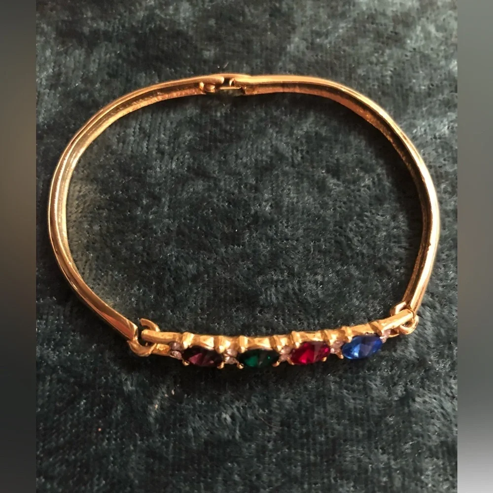 Tacoa Crystal Bracelet With Five Crystal Stones With Gold Tone - Picture 2 of 5